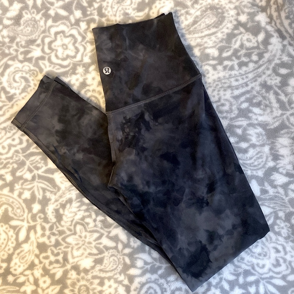 Lululemon Diamond Dye 25” Align leggings in size 4